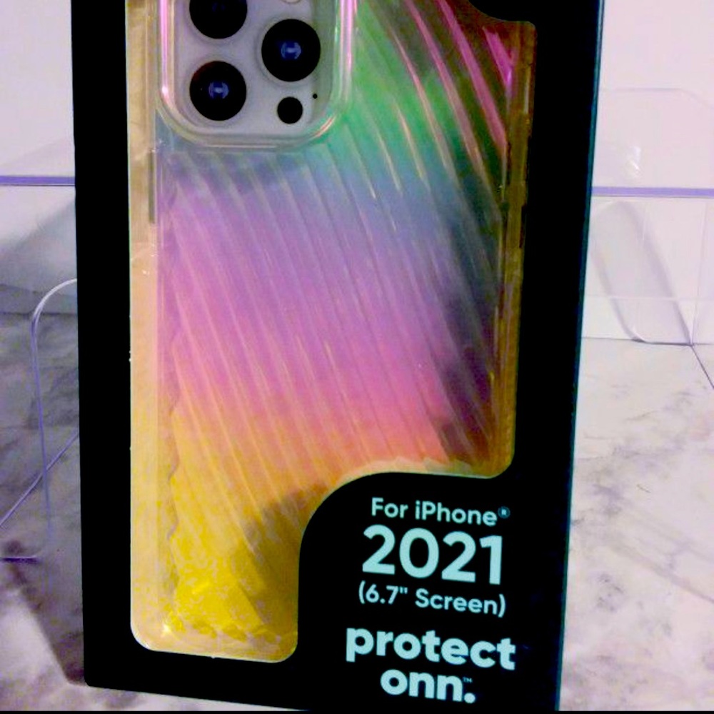 iPhone 13 (6.7in) case metallic & colorful, super cute! New, still in box!